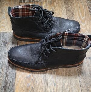 Toms Mens Size 10.5 Leather Boots Black Lace Up Chukka
